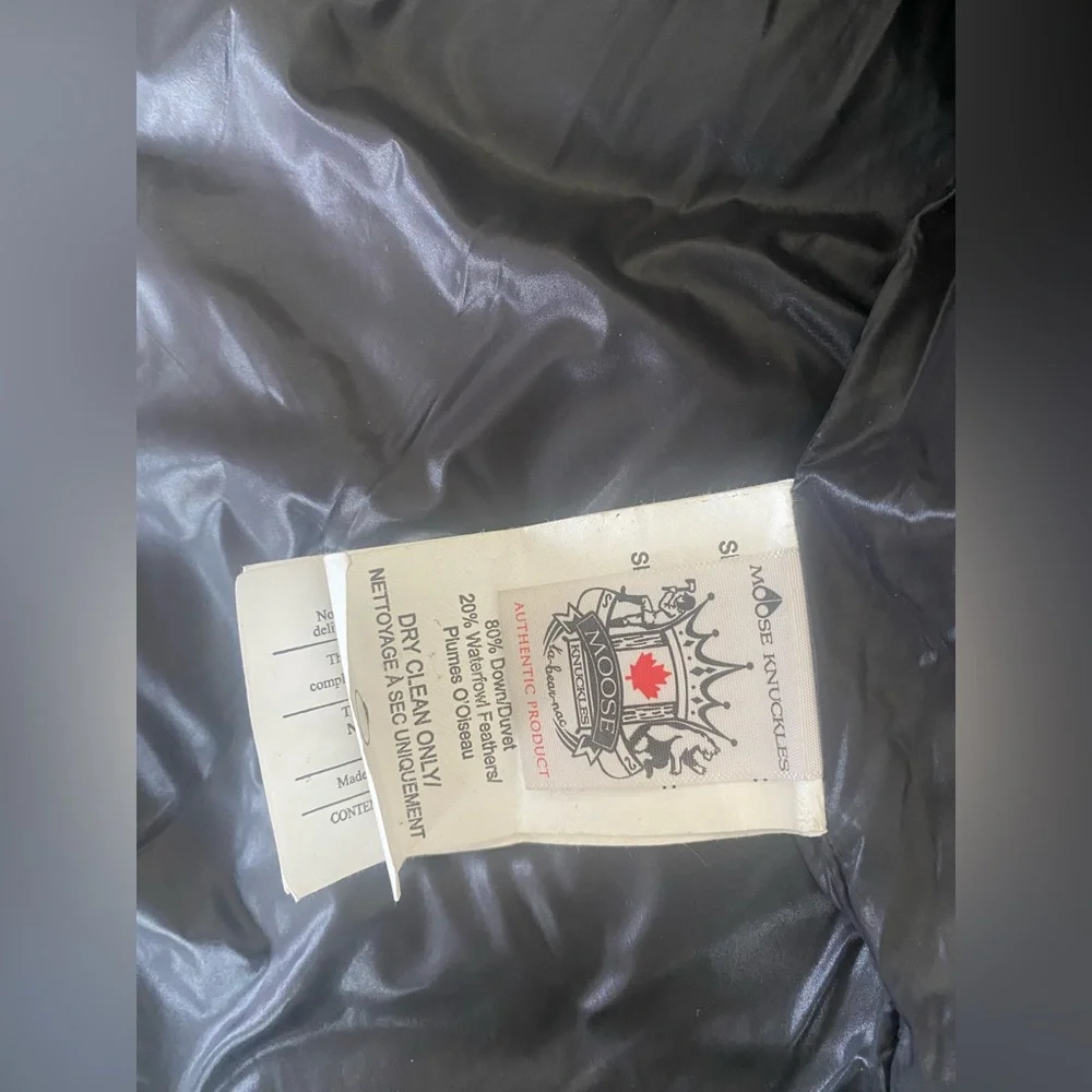 Men’s “Taylor Quilted” Moose Knuckles Winter Jacket Size Small - Picture 7 of 10